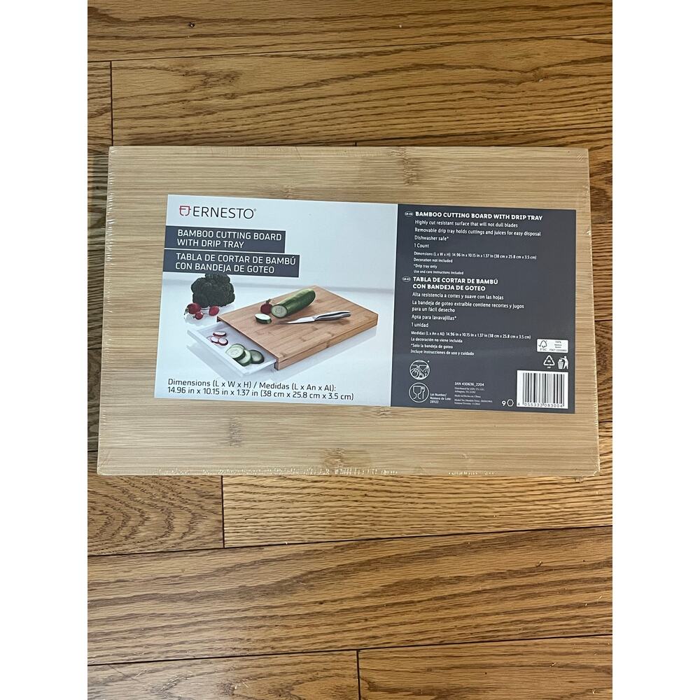 Ernesto Banboo cutting board with drip tray- New